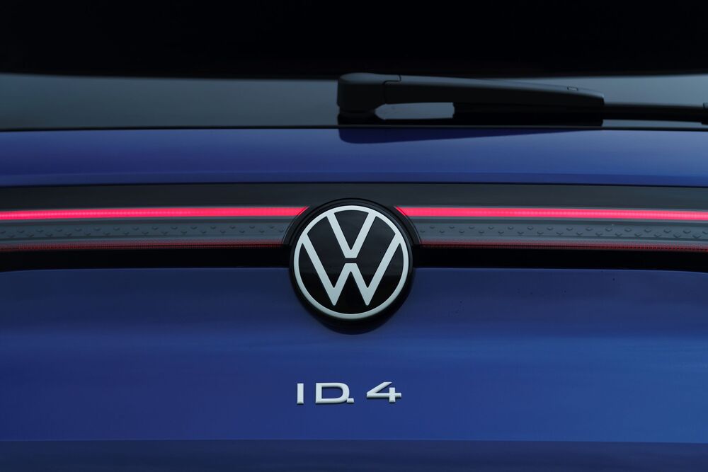 Volkswagen ID.4 range expands with new battery and Plug-in Car Grant eligible entry-level variant